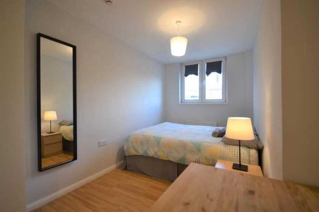 לונדון Stylish Budget 4 Bedroom Flat In Brick Lane מראה חיצוני תמונה