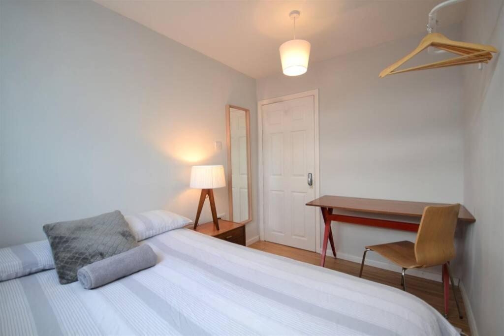 לונדון Stylish Budget 4 Bedroom Flat In Brick Lane מראה חיצוני תמונה